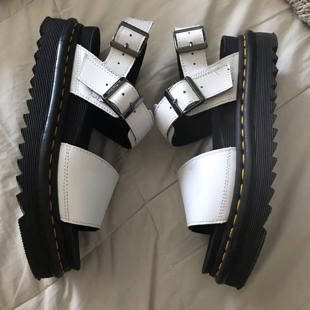 Dr. Martens Voss Sandal